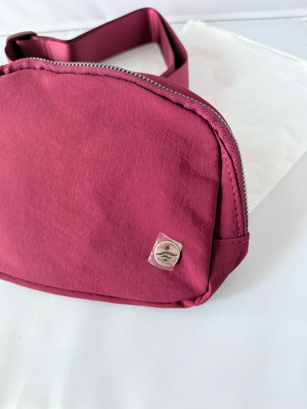 HALARA Fanny Pack Plum Adjustable Belt Bag NWT - Picture 4 of 9